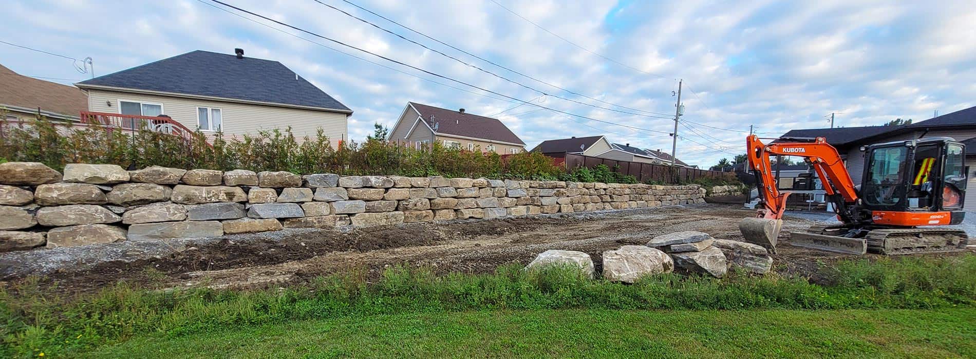 Mur-de-soutenement-cour-arriere-maison-final2