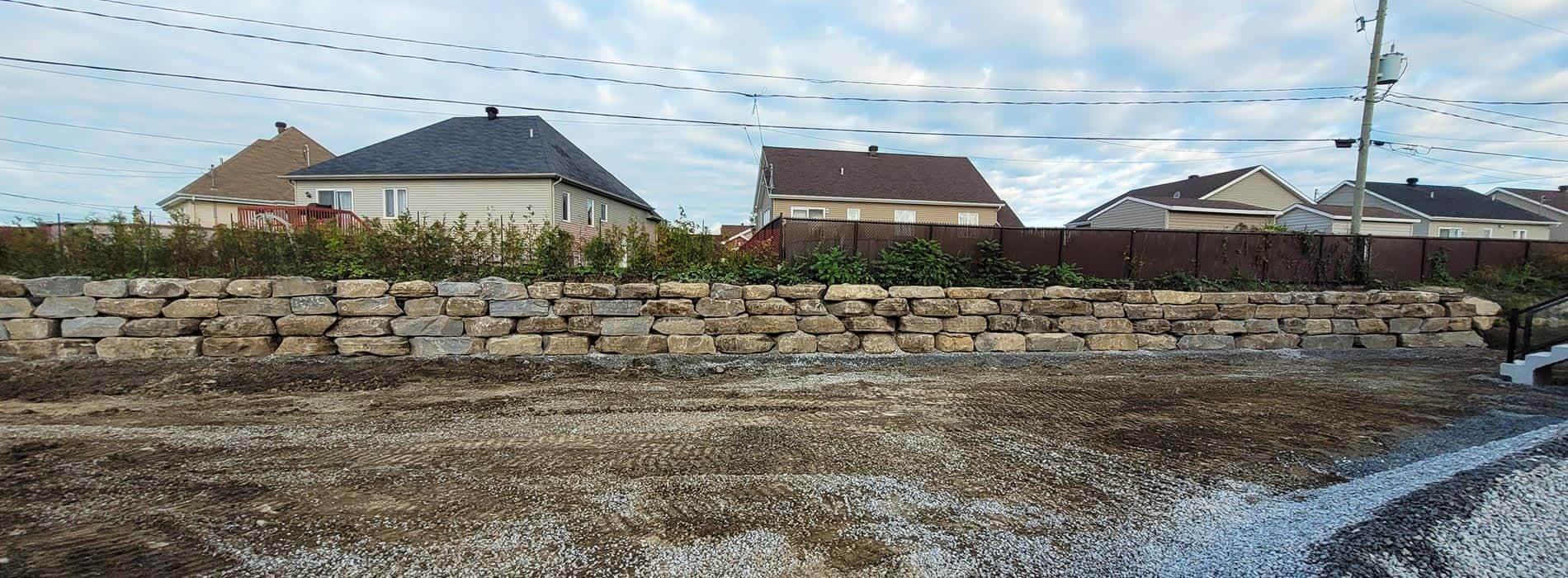 Mur-de-soutenement-cour-arriere-maison-final3